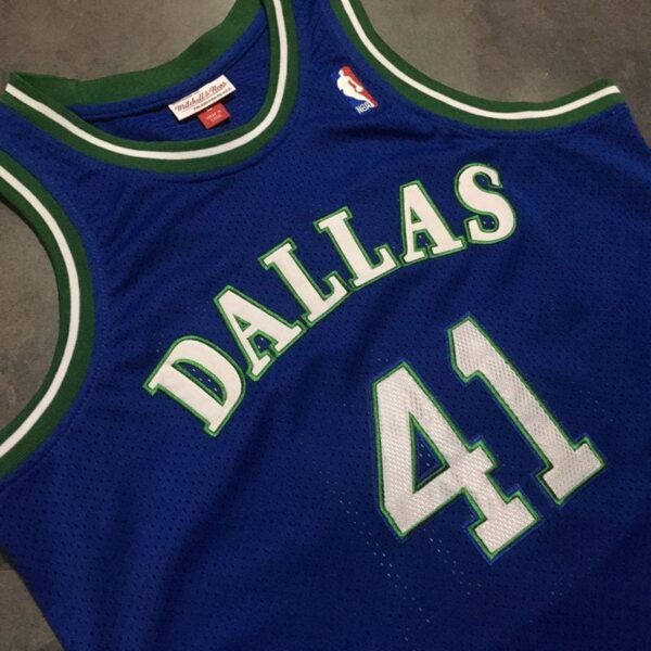 Dirk Nowitzki Dallas Mavericks Throwback Jersey - Image 4