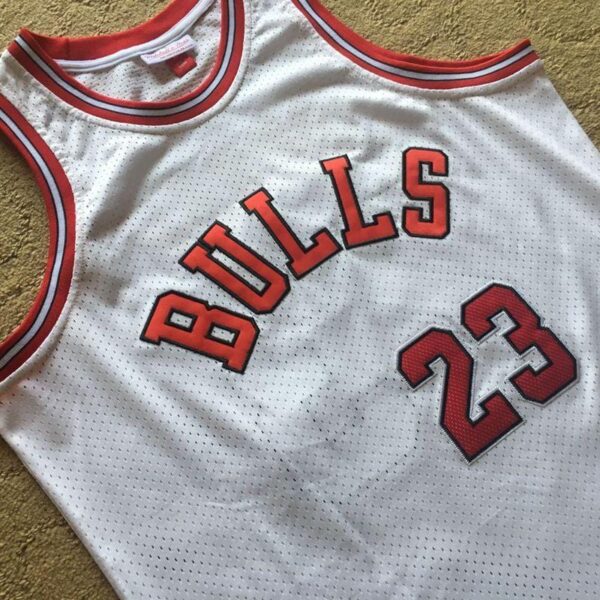 Michael Jordan Chicago Bulls Throwback Jersey - Image 3