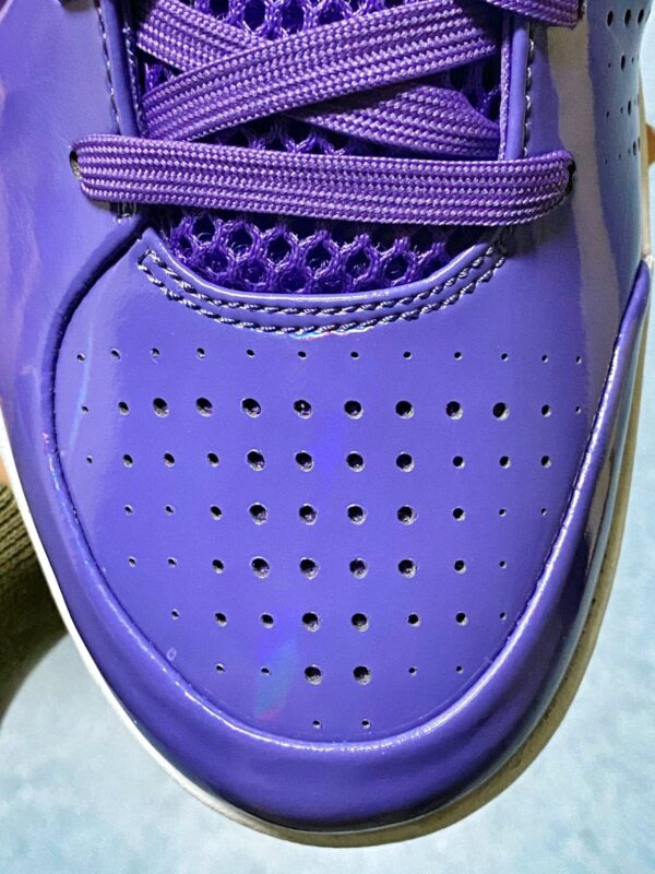 Kobe 4 Undefeated Los Angeles Lakers - Image 9