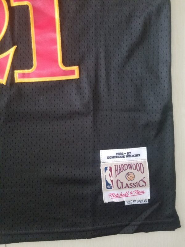 Men's Atlanta Hawks Dominique Wilkins 1986-87 Black Hardwood Classics Swingman Jersey - Image 4