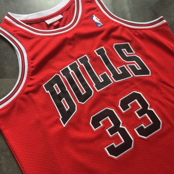 Scottie Pippen Chicago Bulls Throwback Jersey - Image 5