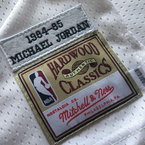 Michael Jordan Chicago Bulls Throwback Jersey - Image 4