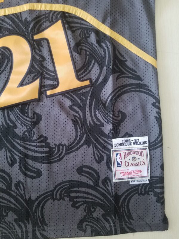 Men's Atlanta Hawks Dominique Wilkins 1986-87 Hardwood Classics Swingman Jersey - Image 4