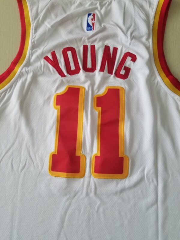 Men's Atlanta Hawks Trae Young #11 White 2020/21 Fast Break Player Jersey - Image 3