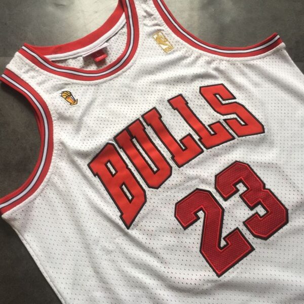 Michael Jordan Chicago Bulls Trophy Throwback Jersey - Image 2