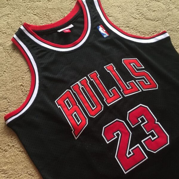 Michael Jordan Chicago Bulls Throwback Jersey - Image 5