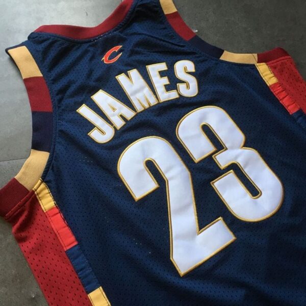 LeBron James Cleveland Cavaliers throwback Jersey - Image 3